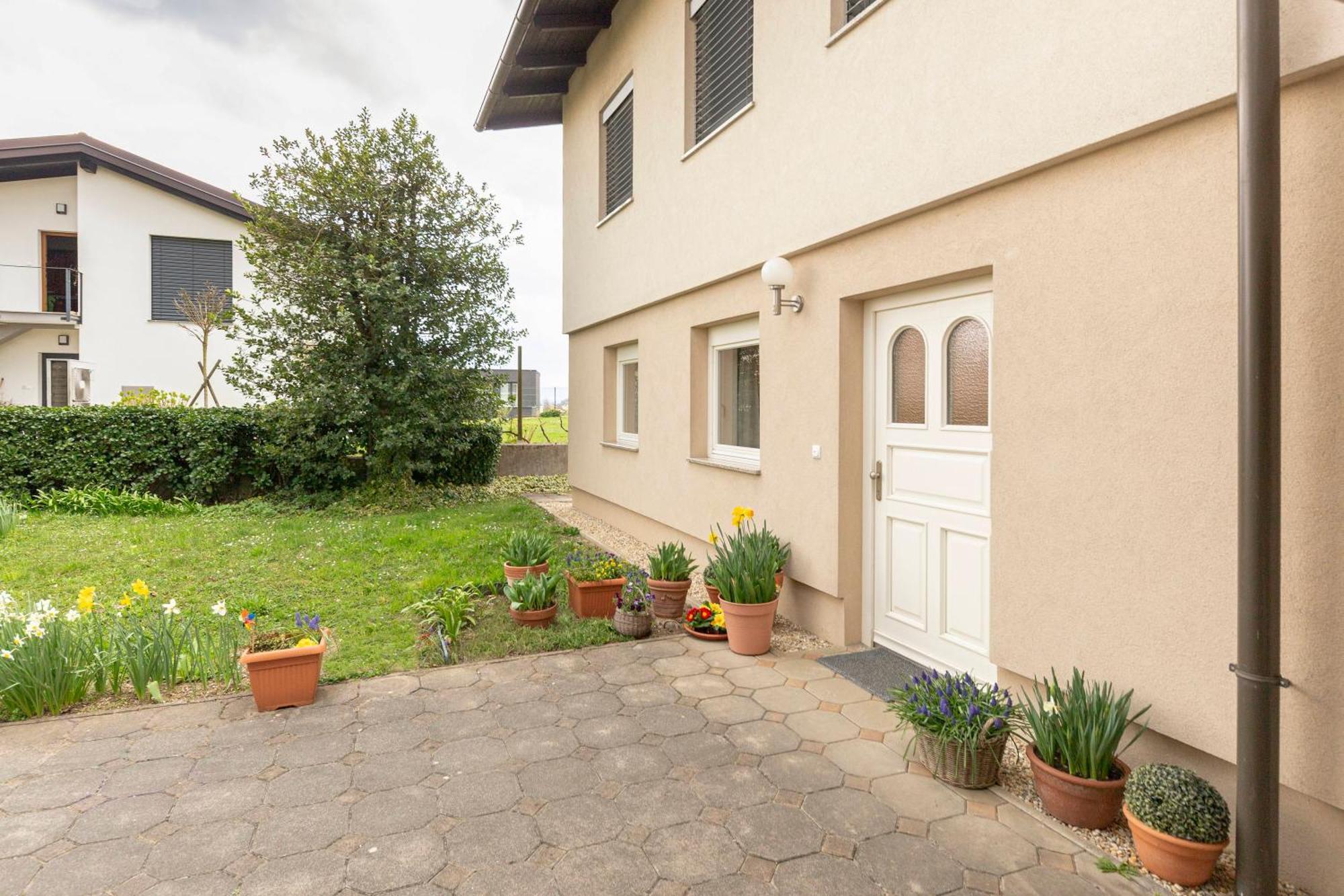 Apartamento Cozy Garden Flat Liubliana Exterior foto
